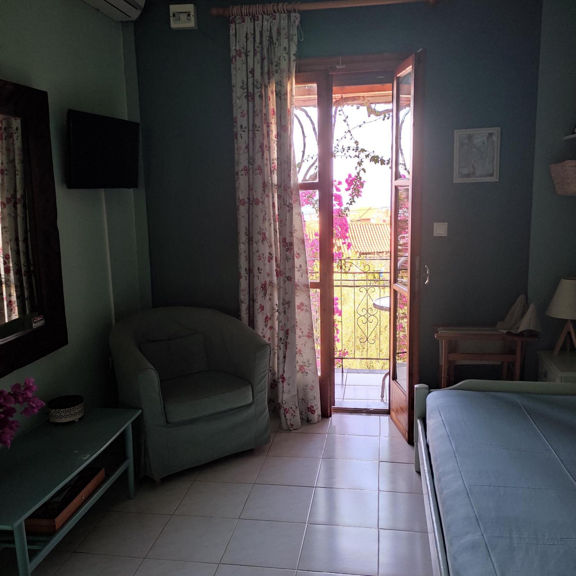 Iliolithos Rooms Kardamíli Kültér fotó
