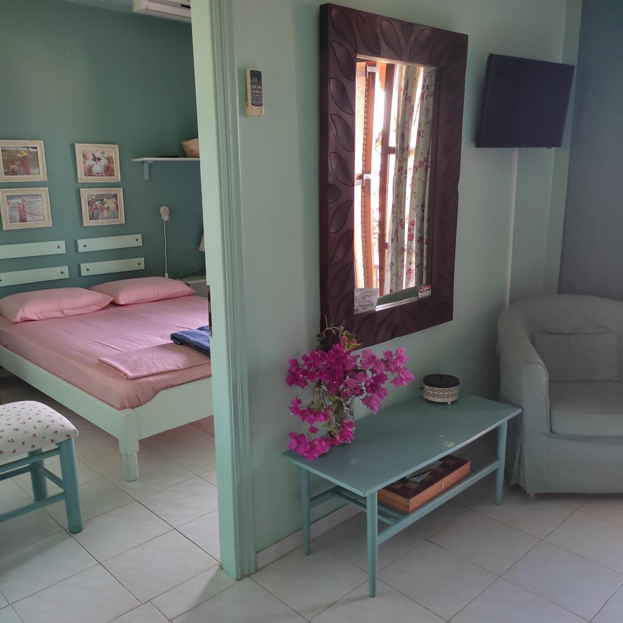 Iliolithos Rooms Kardamíli Kültér fotó