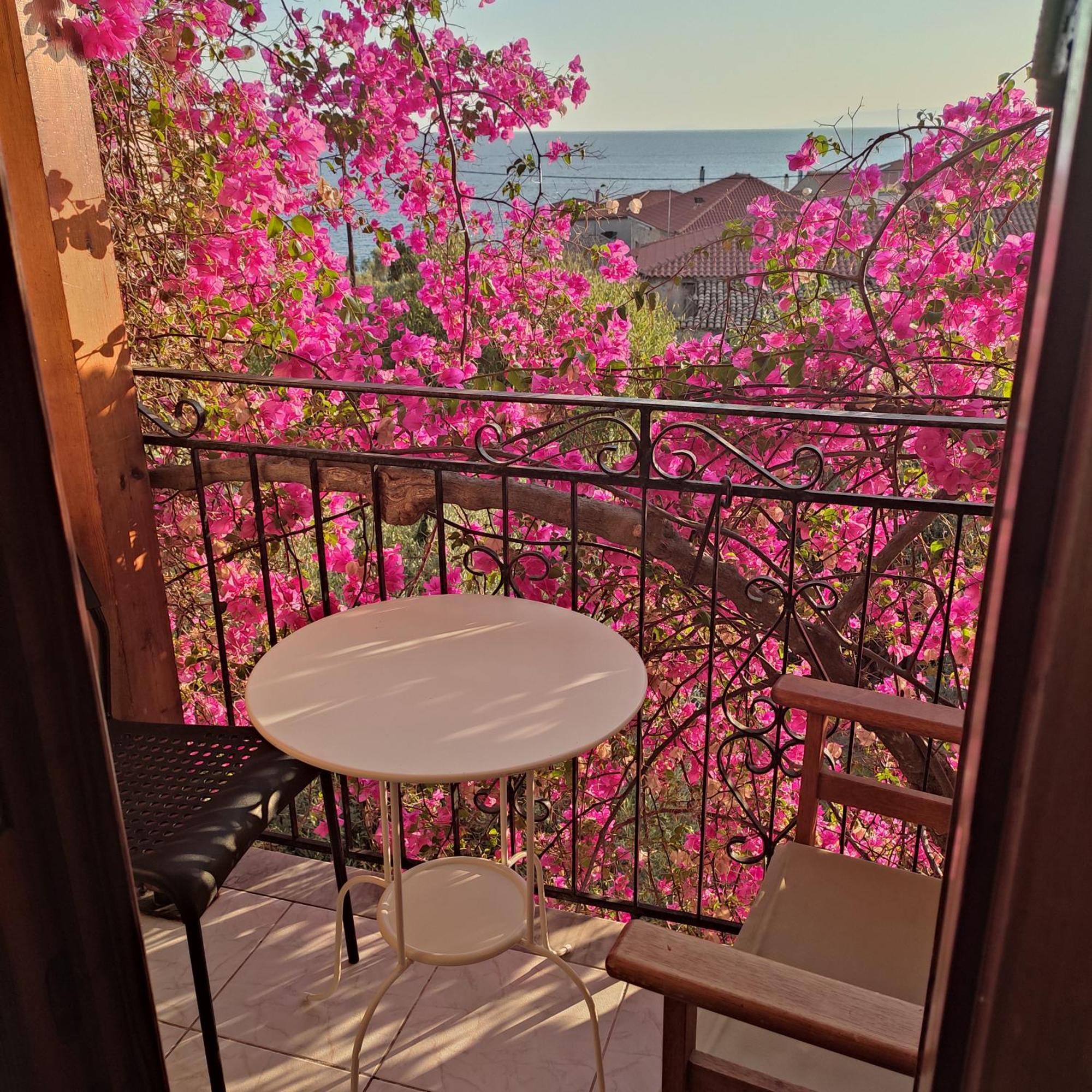 Iliolithos Rooms Kardamíli Kültér fotó